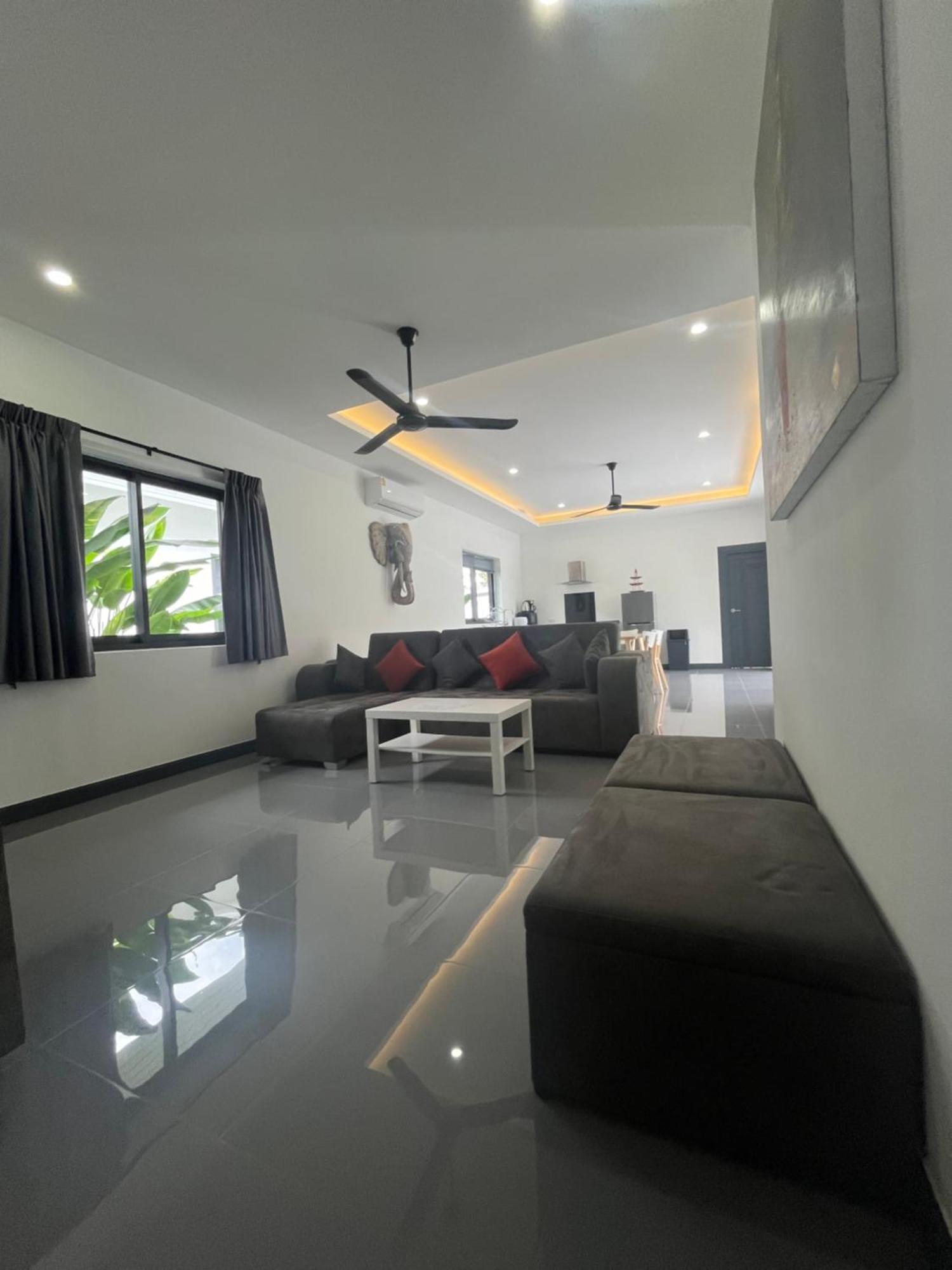 Mino Pool Villa *